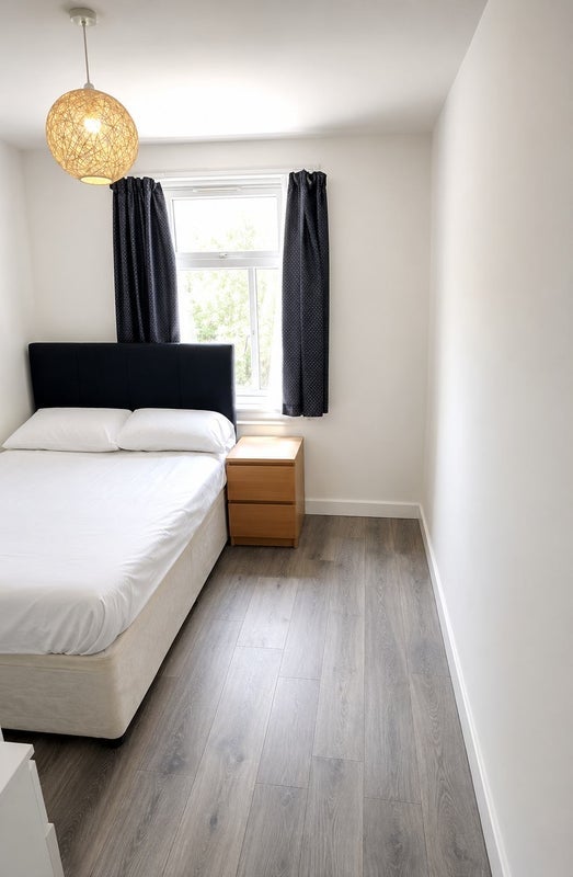 Room Winchelsea Road in Greater London