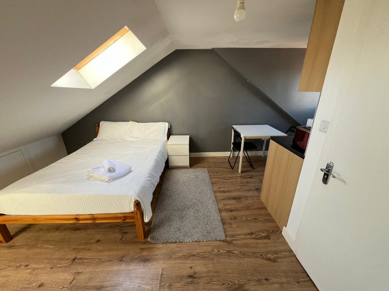 Room Winchelsea Road in Greater London
