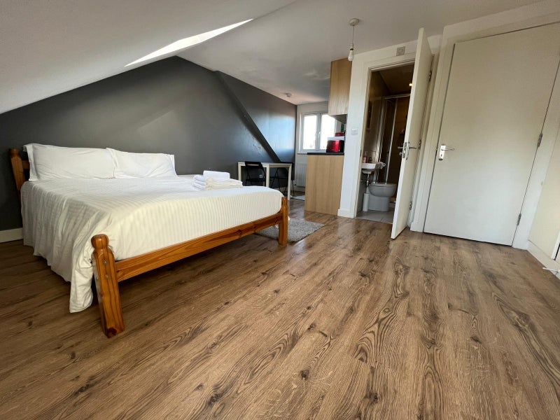 Room Winchelsea Road in Greater London