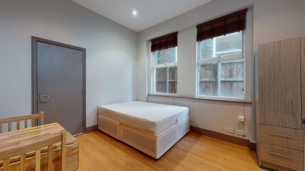 Flat Fordwych Road in Greater London