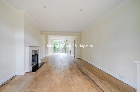 House Murray Avenue in Greater London