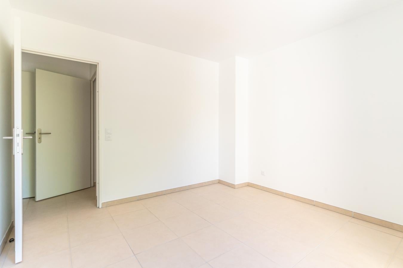 Flat Avenue Georges Clemenceau in Plan-de-Cuques