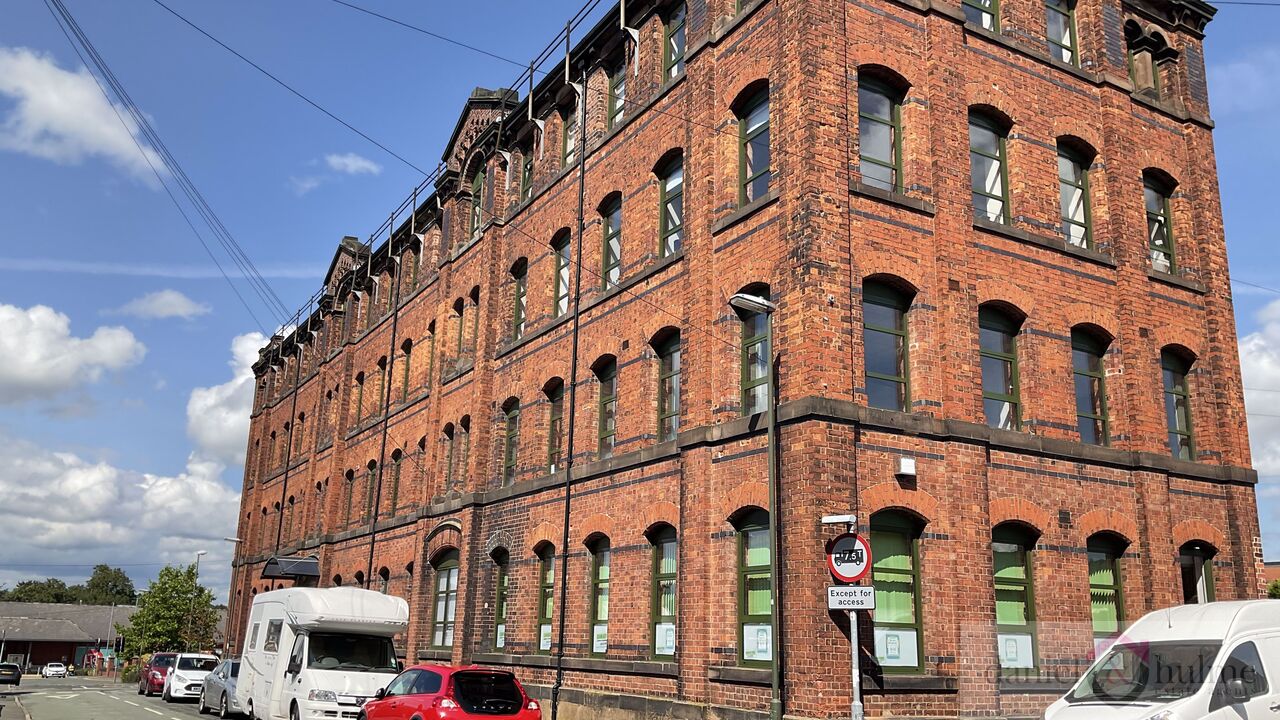 Flat Queen Street in Staffordshire Moorlands