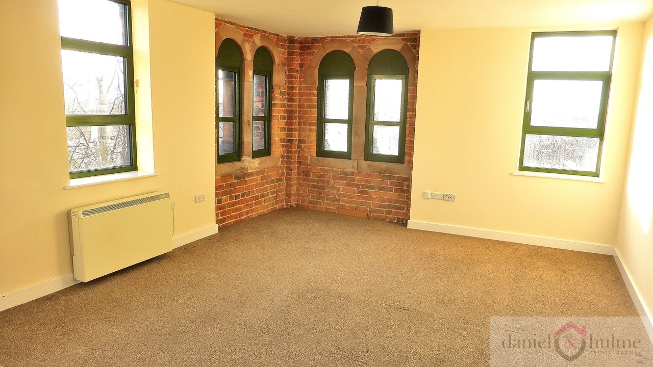 Flat Queen Street in Staffordshire Moorlands