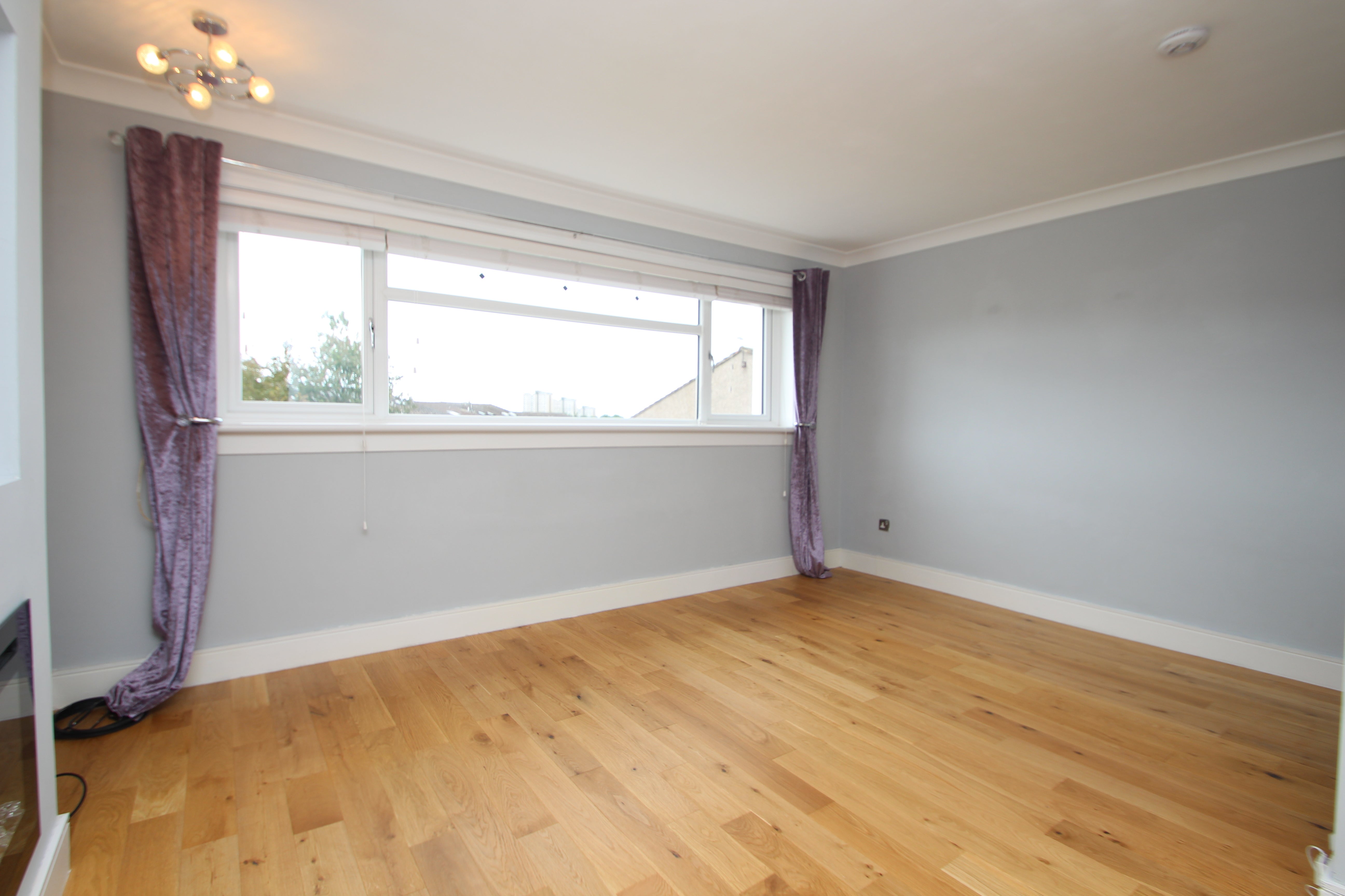 Flat Pitreavie Place in Glasgow