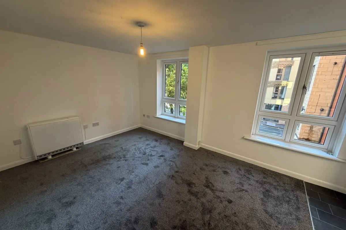 Flat Hollow Stone in Nottingham