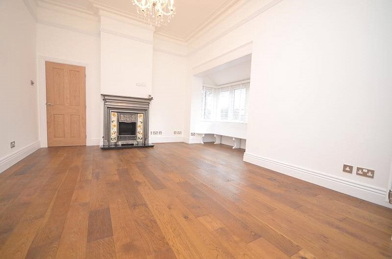 Flat Longwood Close in Greater London