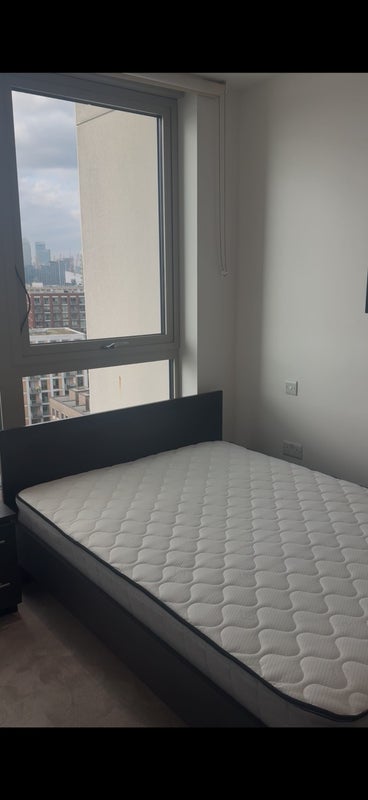 Room Royal Crest Avenue in Greater London