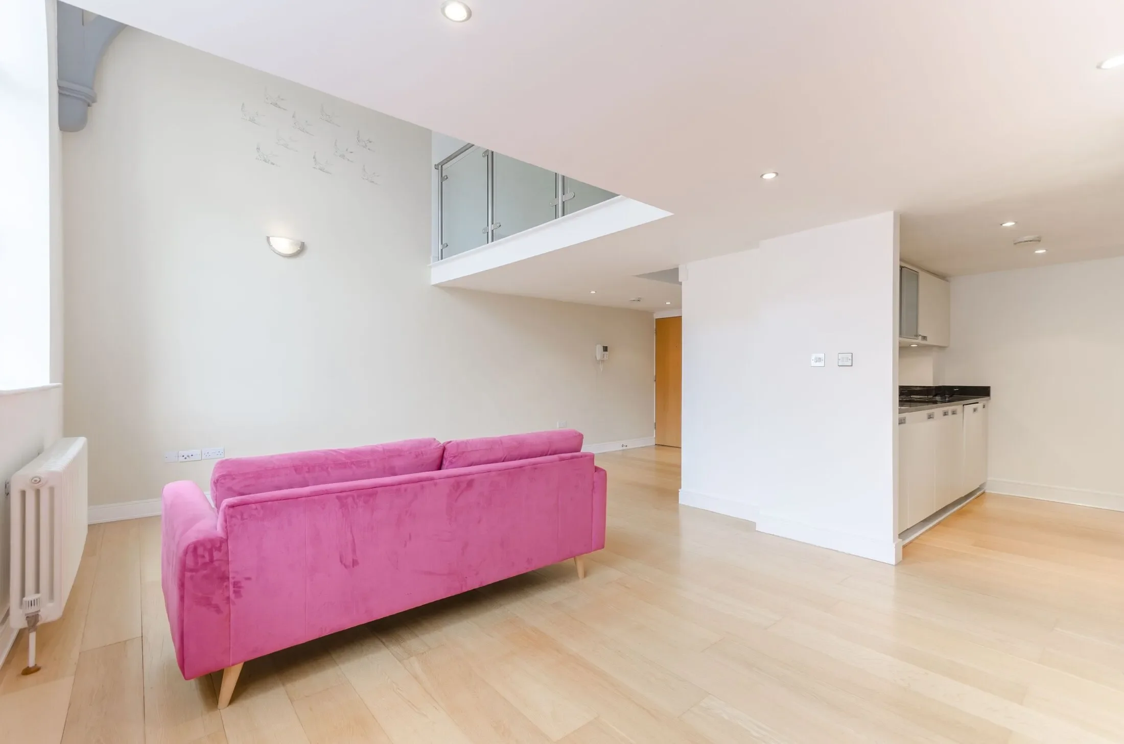 Flat Tottenham Road in Greater London