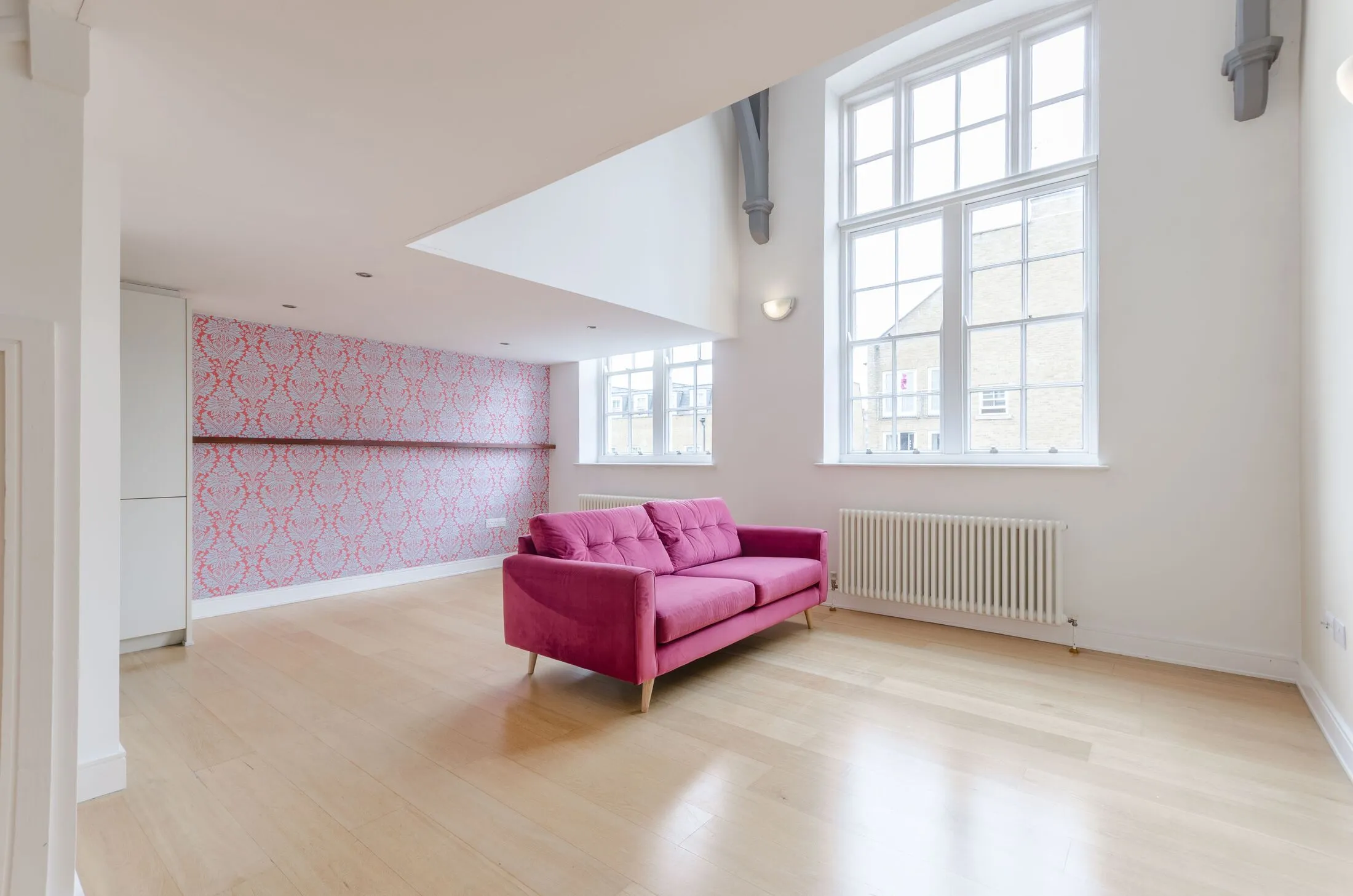 Flat Tottenham Road in Greater London