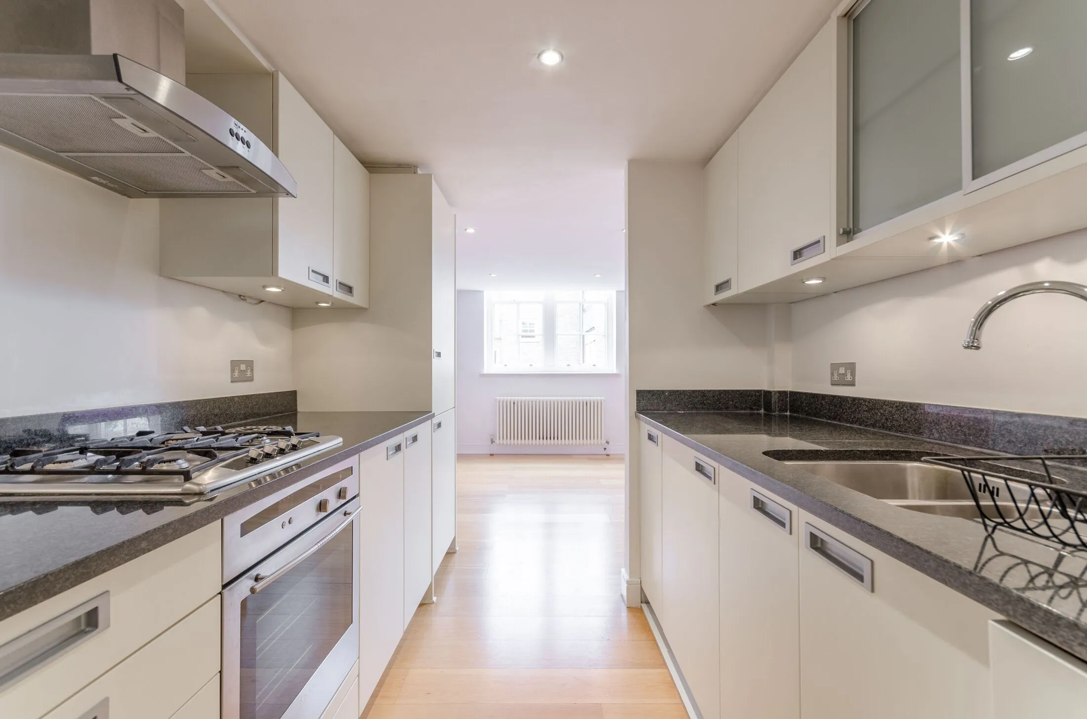 Flat Tottenham Road in Greater London