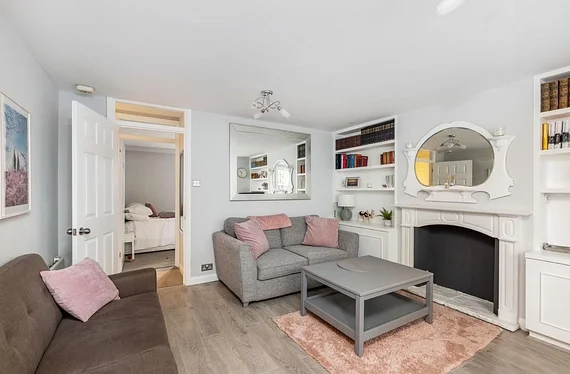 Flat Barclay Road in Greater London