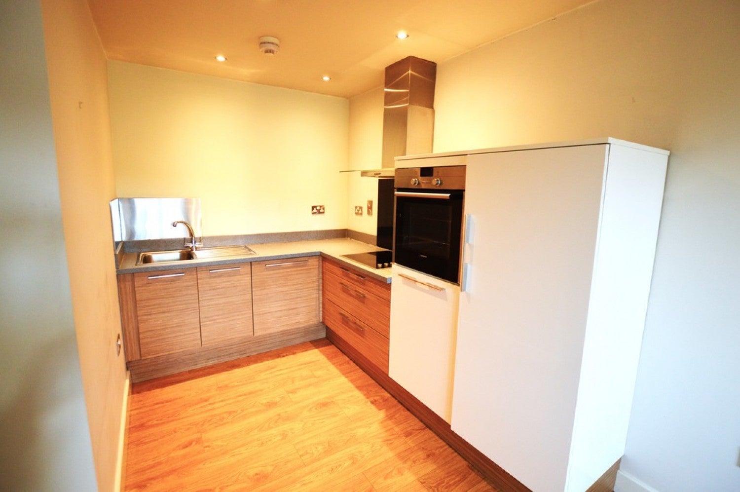 Flat Birch Close in Huntington