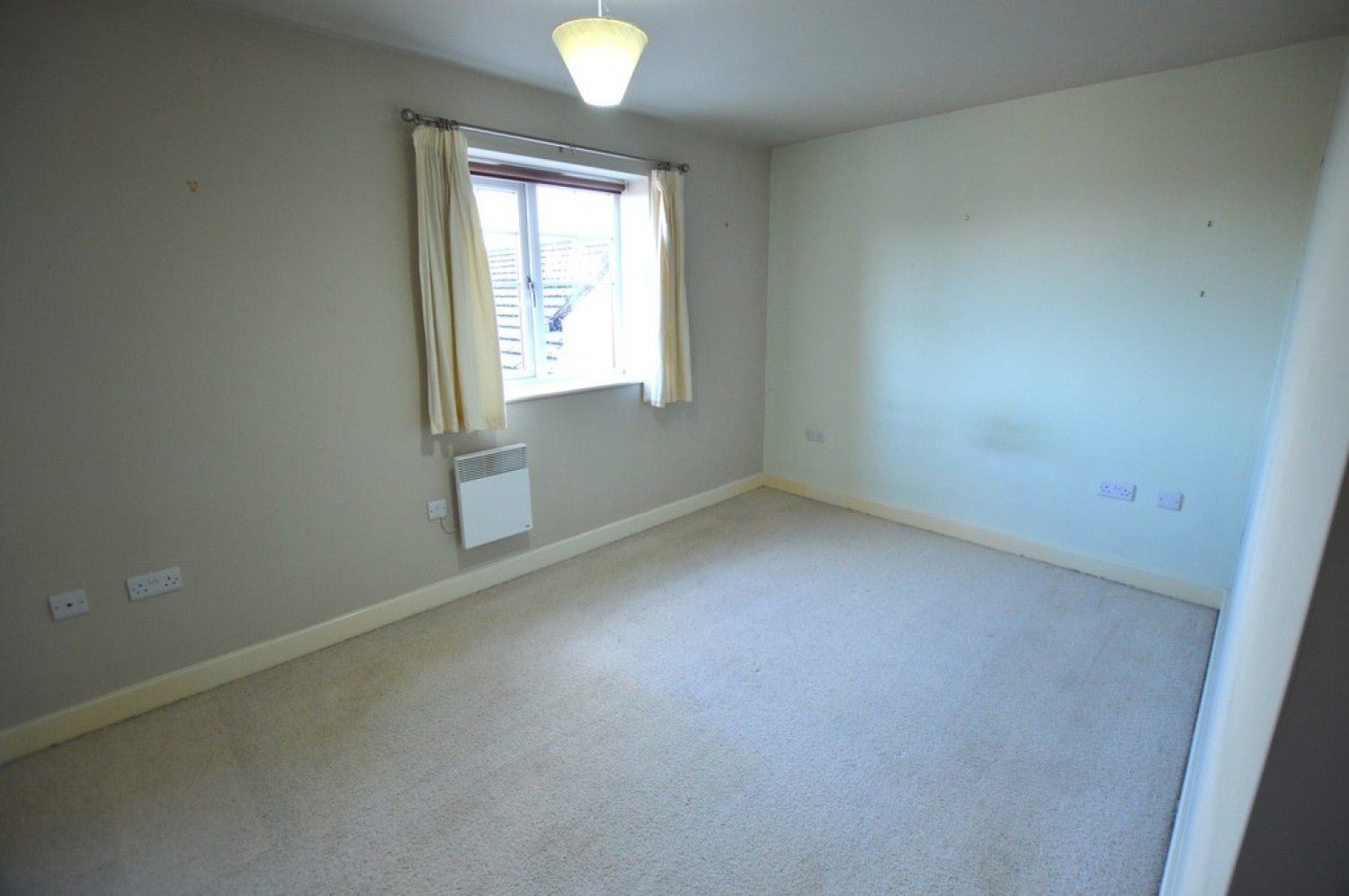 Flat Birch Close in Huntington