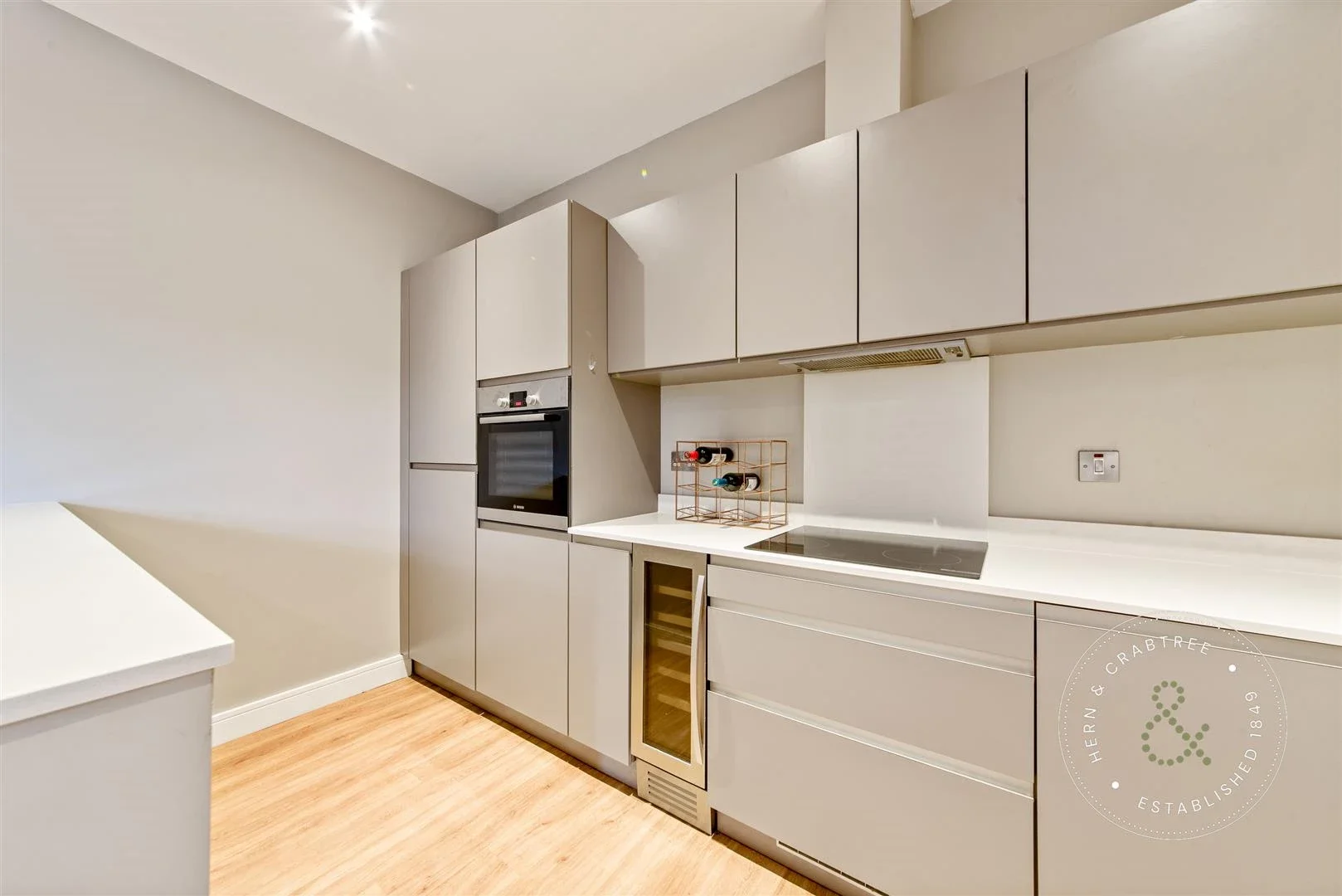 Flat Romilly Crescent in Cardiff