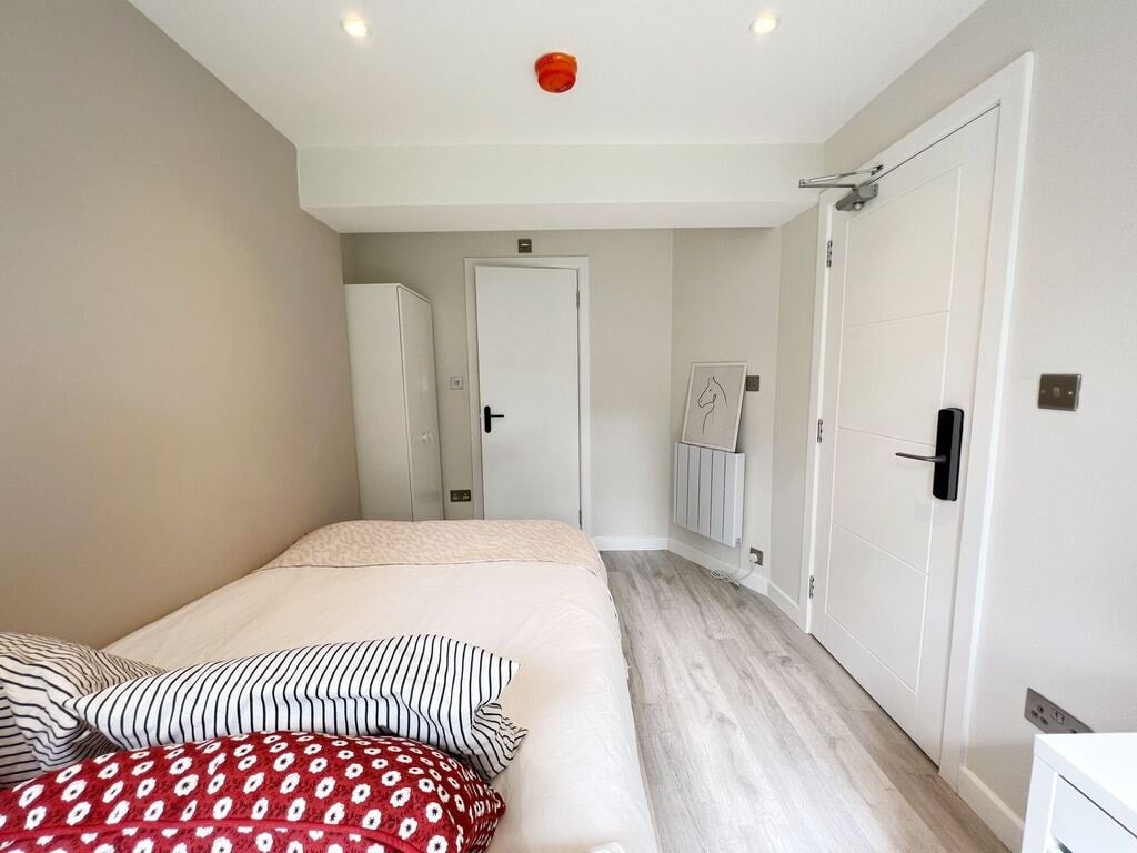 Room Kennet Close in Greater London