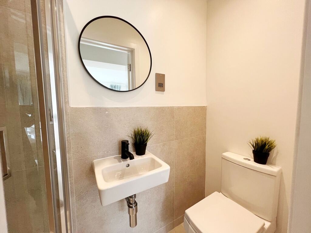 Room Kennet Close in Greater London