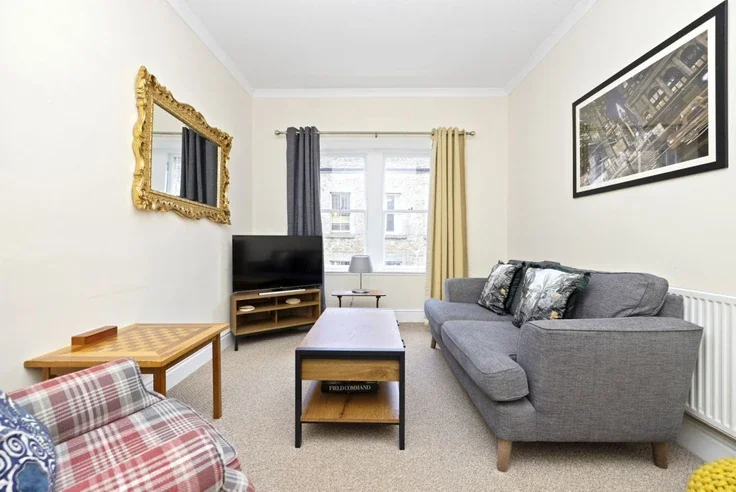 Flat Rose Street in City of Edinburgh