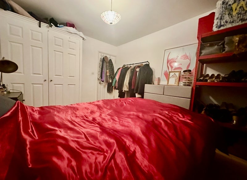 Room Hemming Street in Greater London