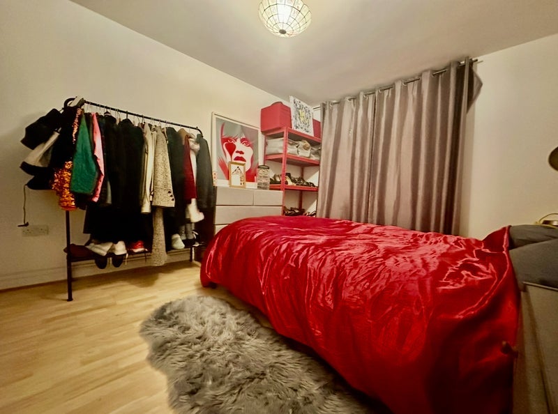 Room Hemming Street in Greater London