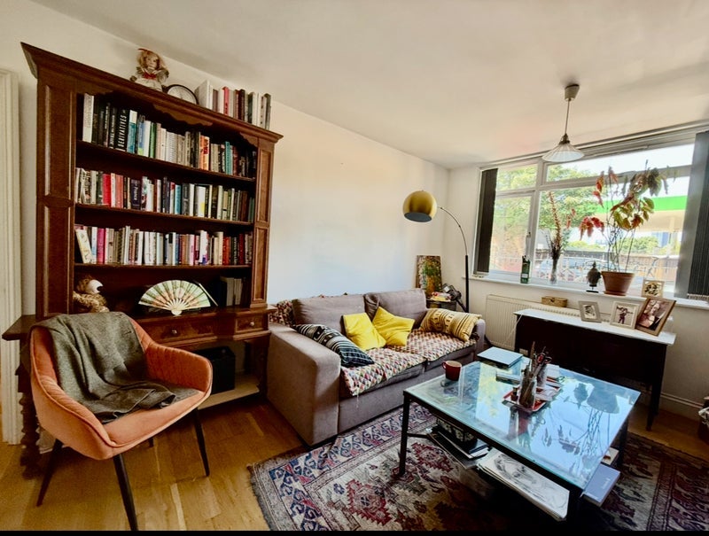 Room Hemming Street in Greater London