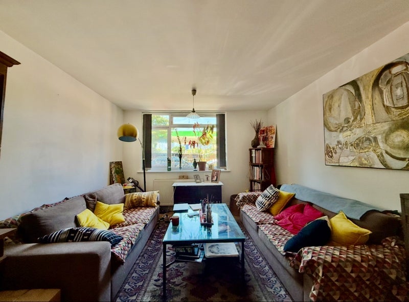 Room Hemming Street in Greater London