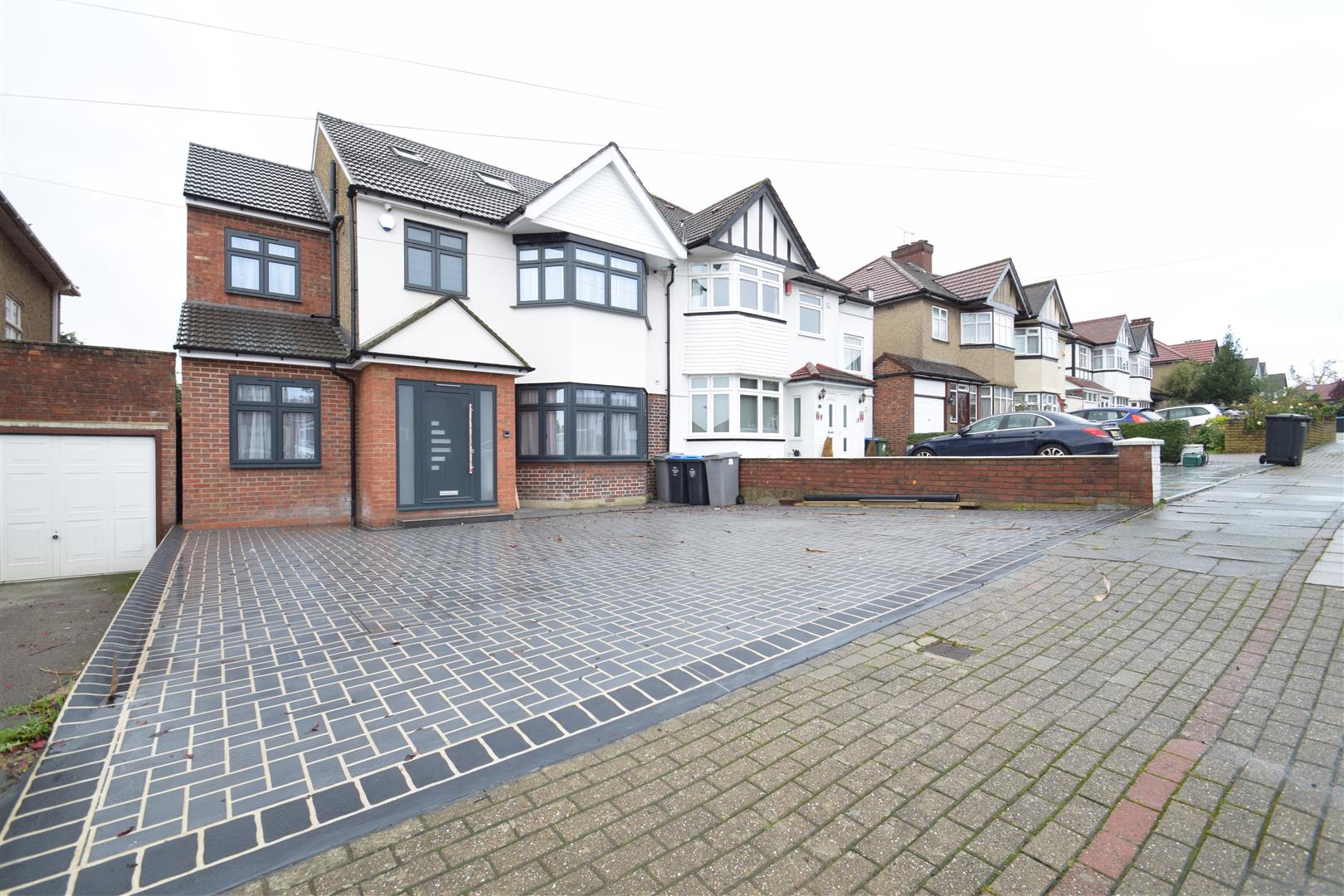 House Rossdale Drive in Greater London