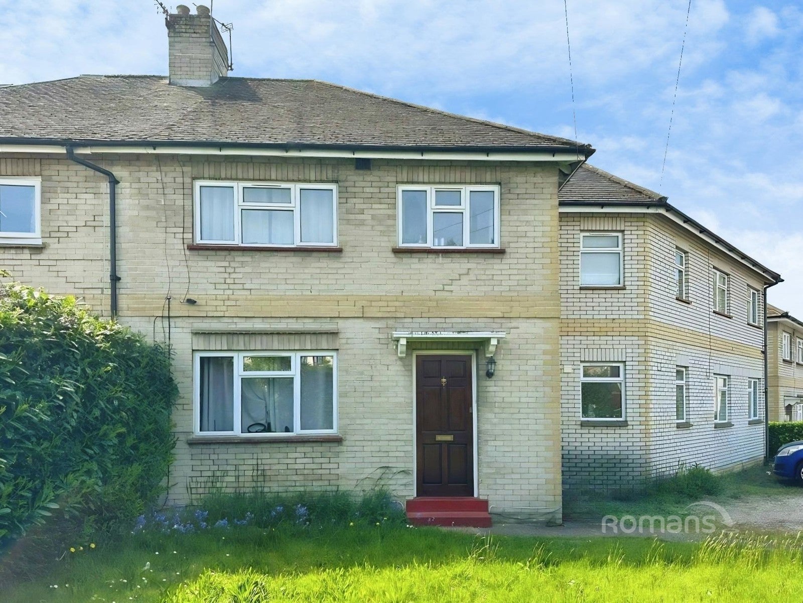 House Larchwood Drive in Egham