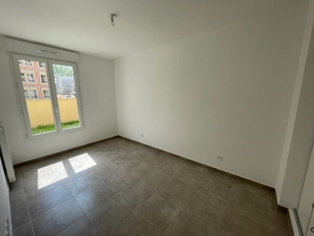 Flat Rue de la Garenne in Le Plessis-Robinson