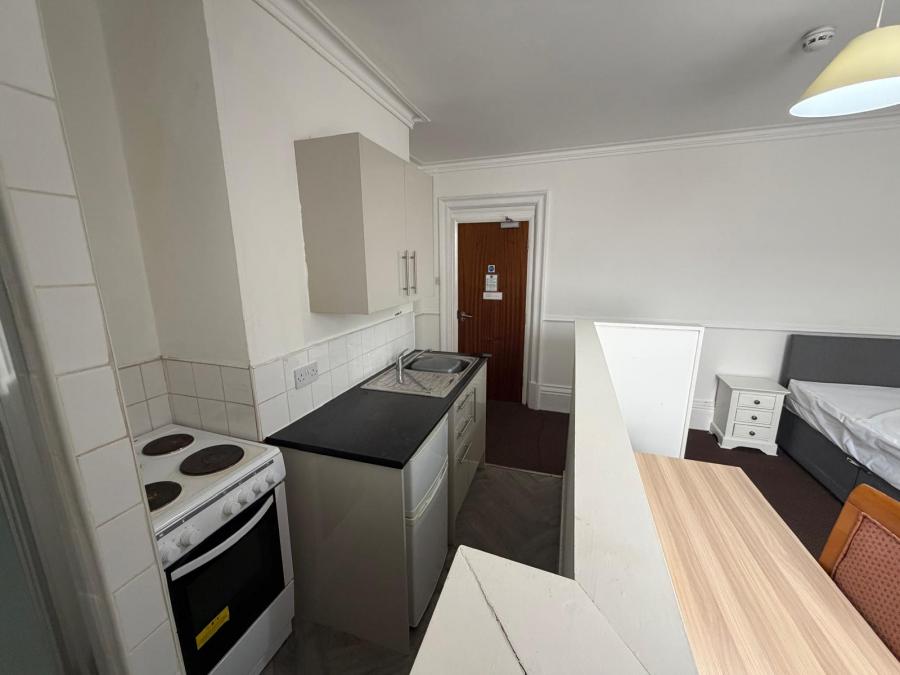 Room Carholme Road in Lincoln