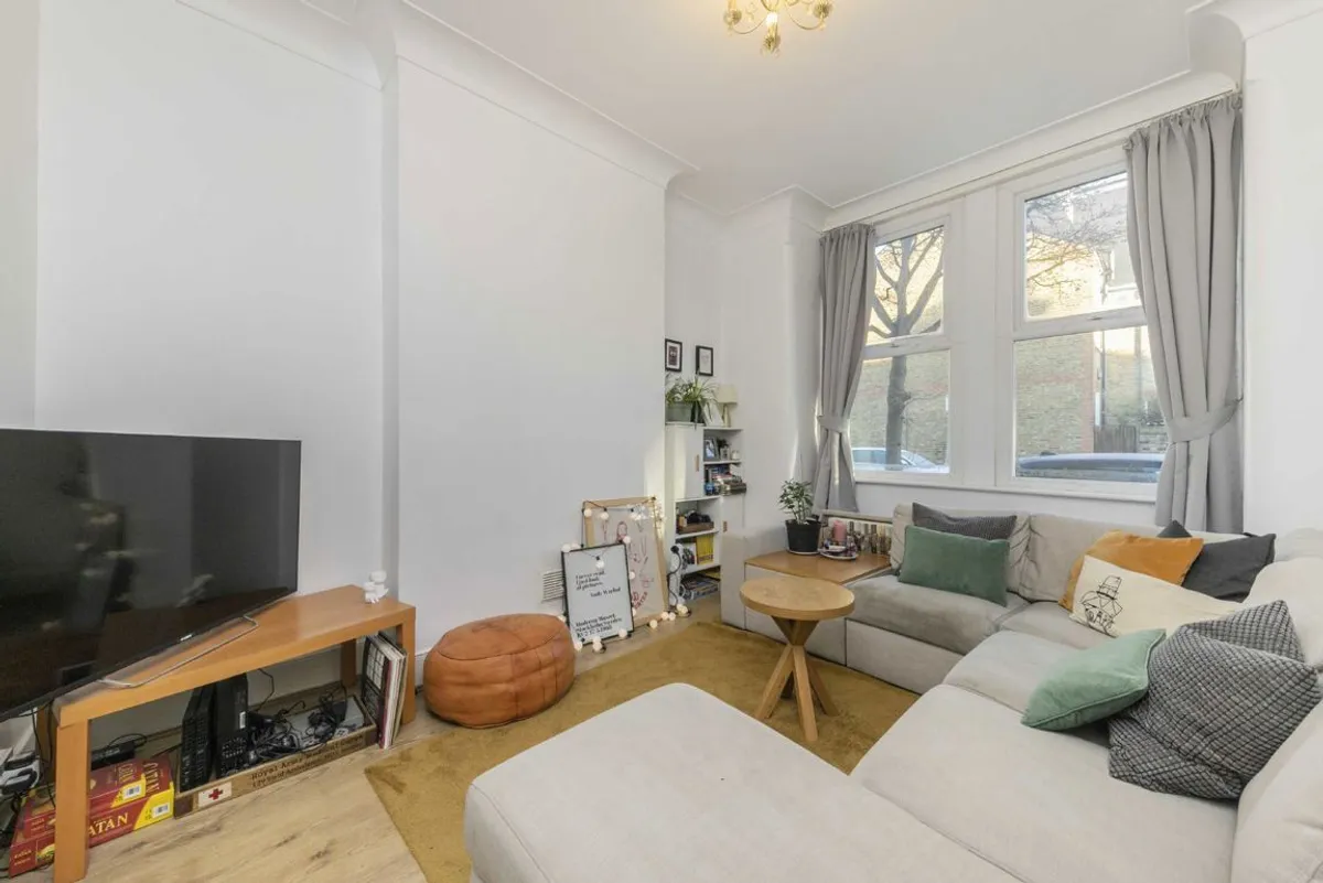 Flat Glasford Street in Greater London