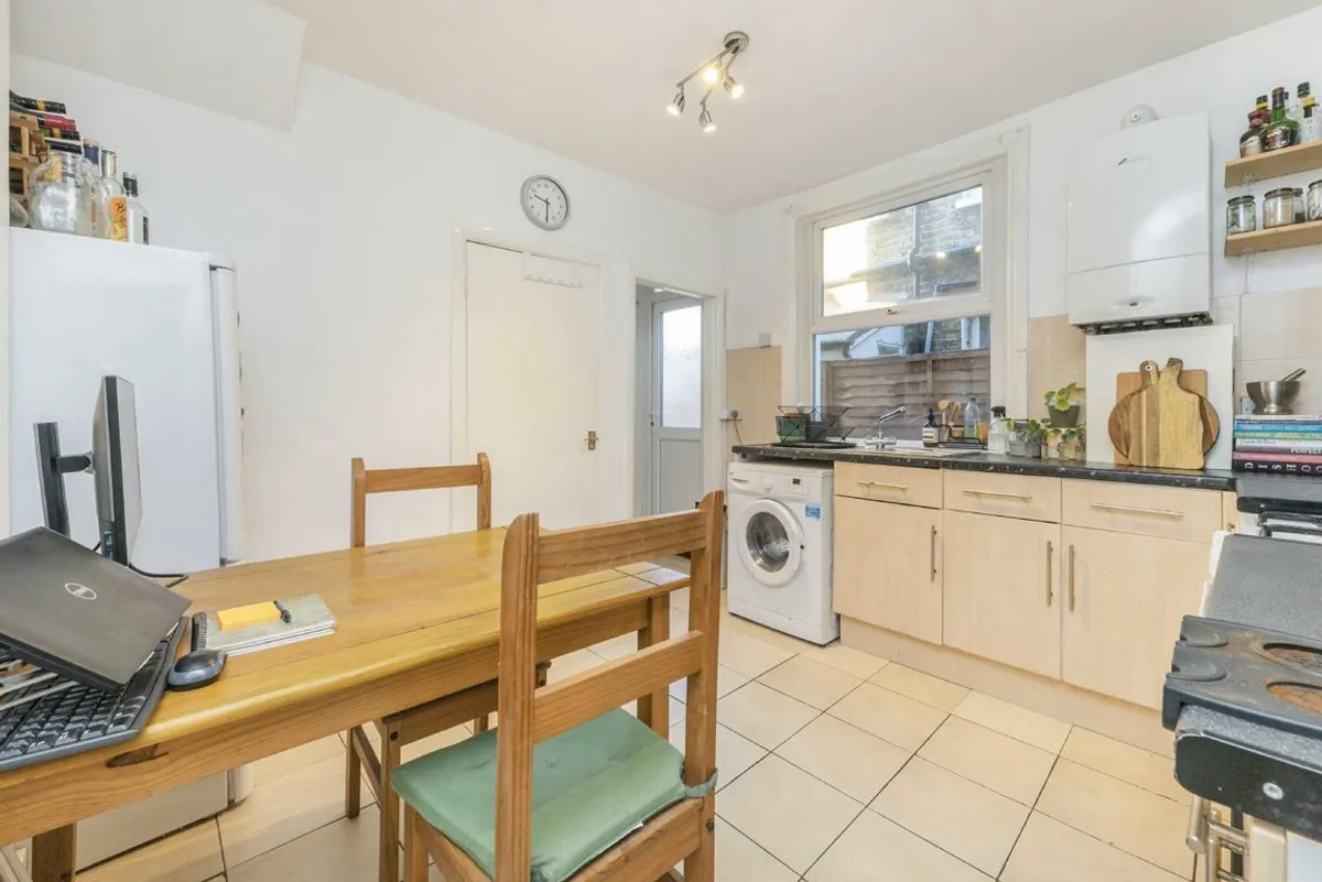 Flat Glasford Street in Greater London