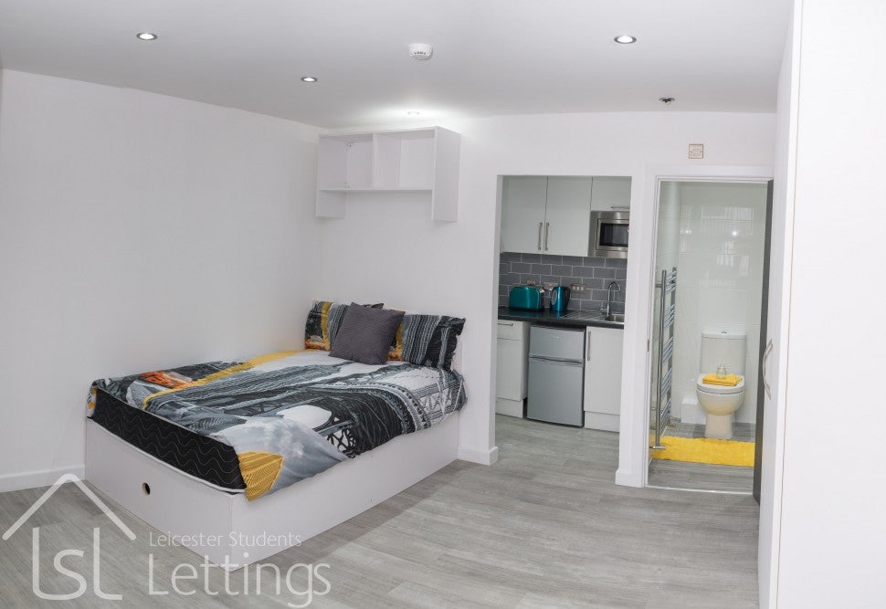 Room De Montfort Street in Leicester