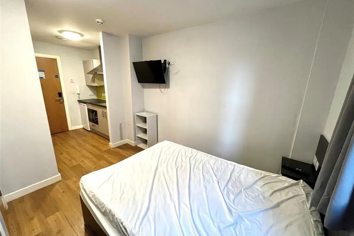 Flat Avalon Court in Nottingham