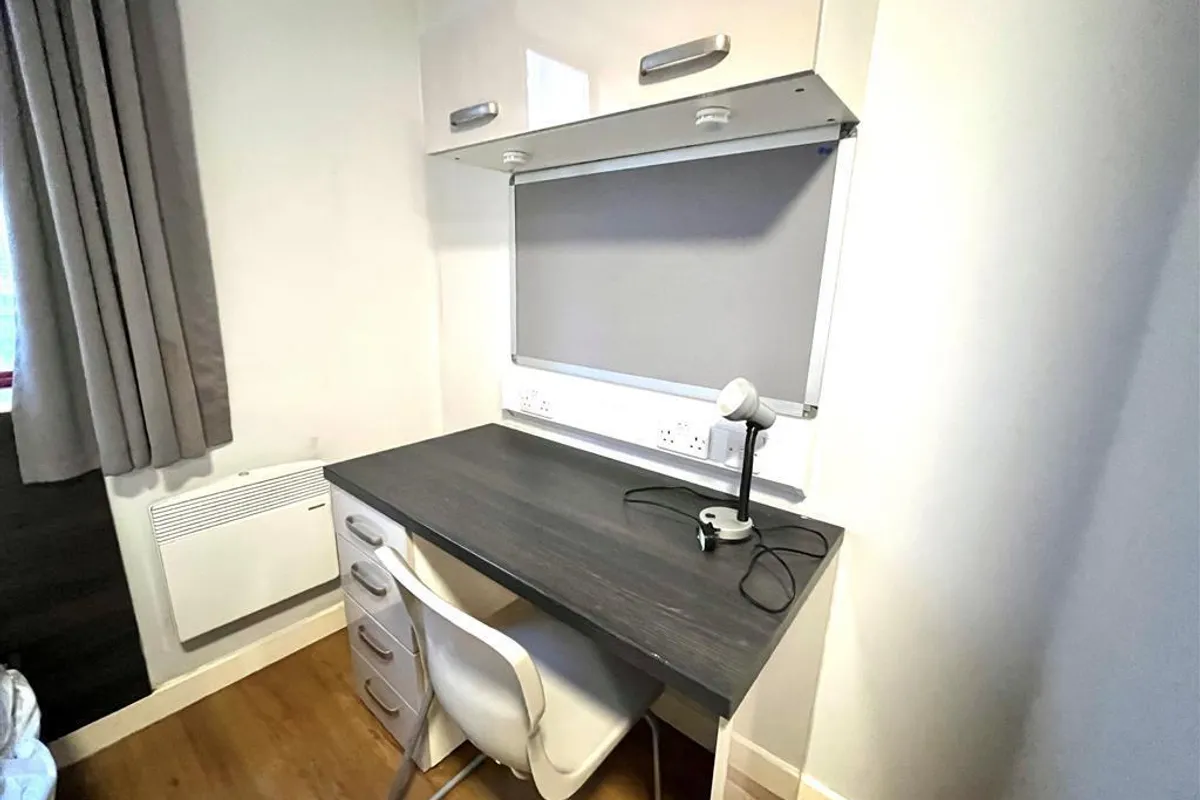 Flat Avalon Court in Nottingham