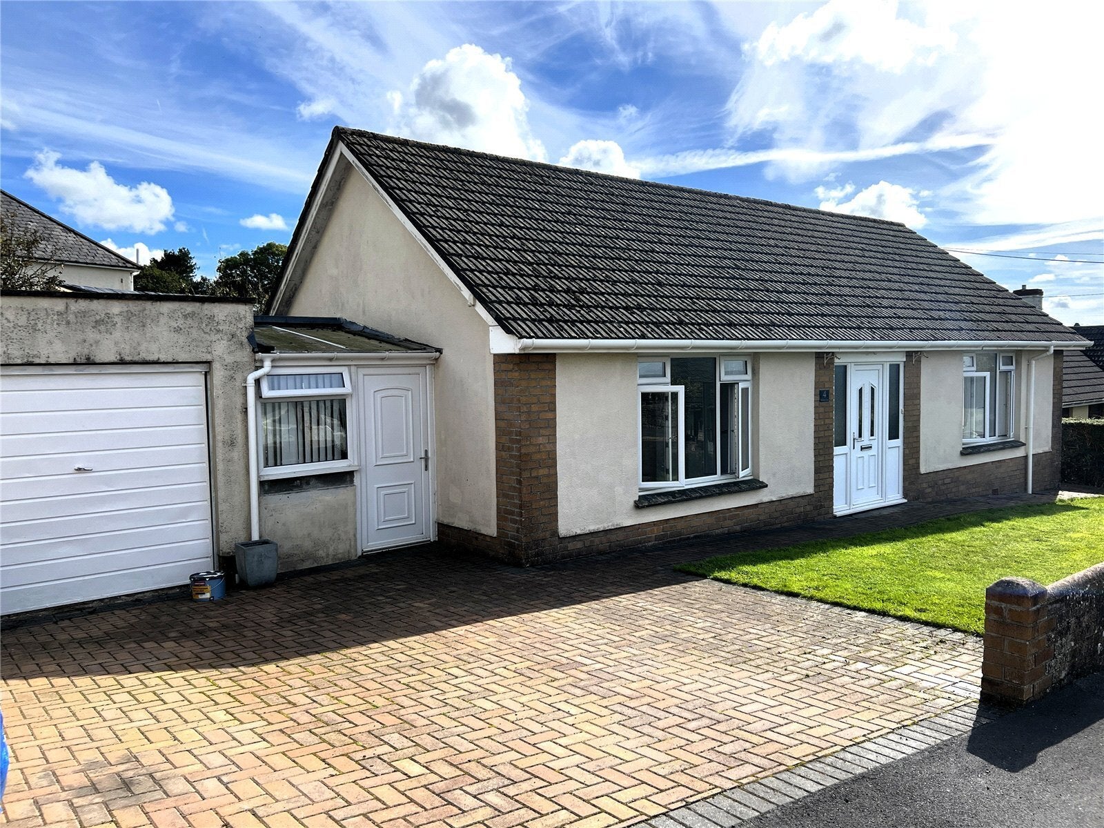 House Maclins Close in North Devon