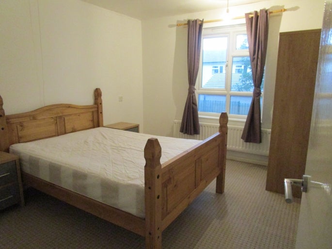 Flat Whitecross Gardens in Derby