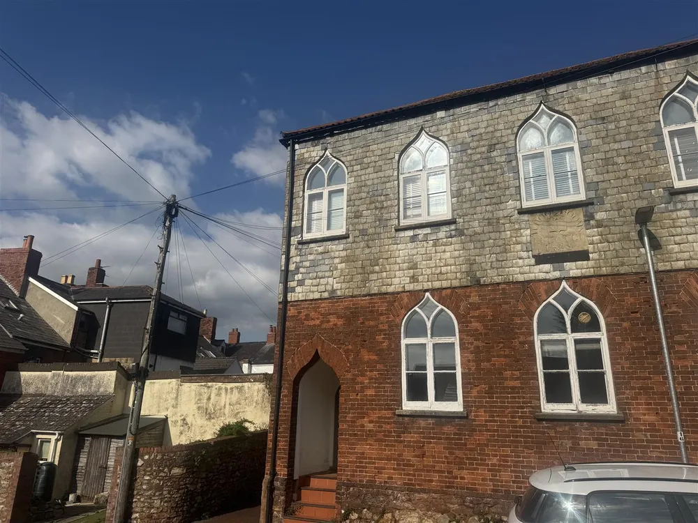 Flat Bulford Lane in Wellington