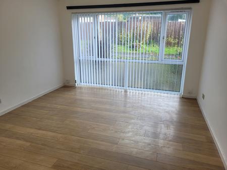 Flat Airthrey Drive in Stenhousemuir