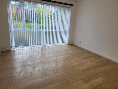 Flat Airthrey Drive in Stenhousemuir