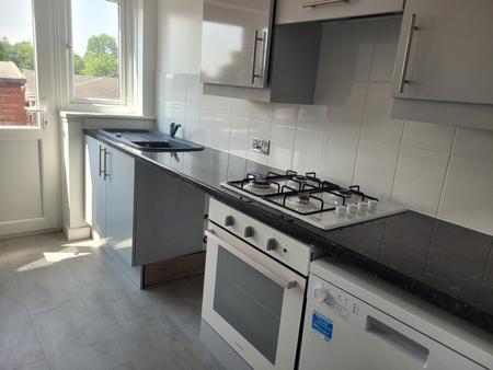 Flat Airthrey Drive in Stenhousemuir