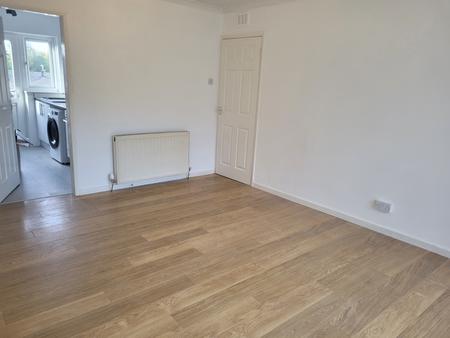 Flat Airthrey Drive in Stenhousemuir