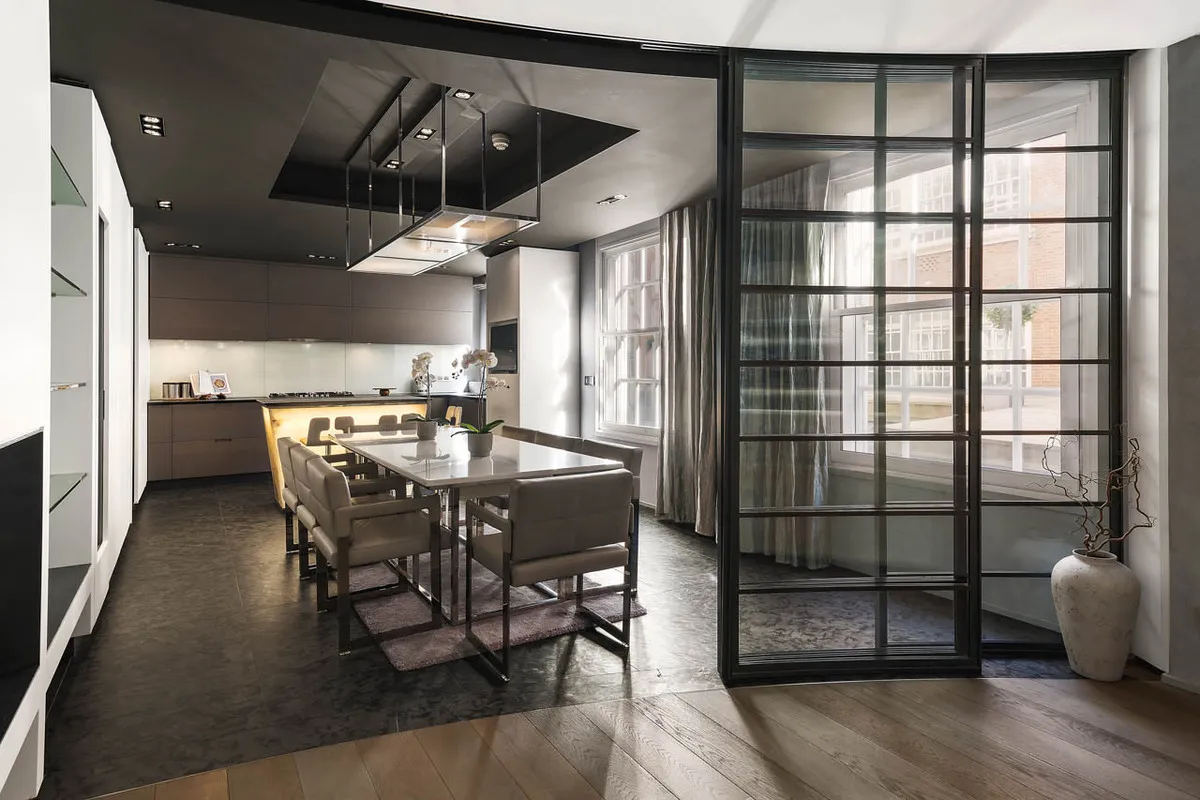 Flat North Row in City of Westminster