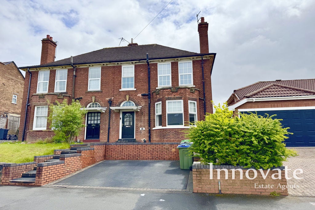 House Brandhall Road in Sandwell