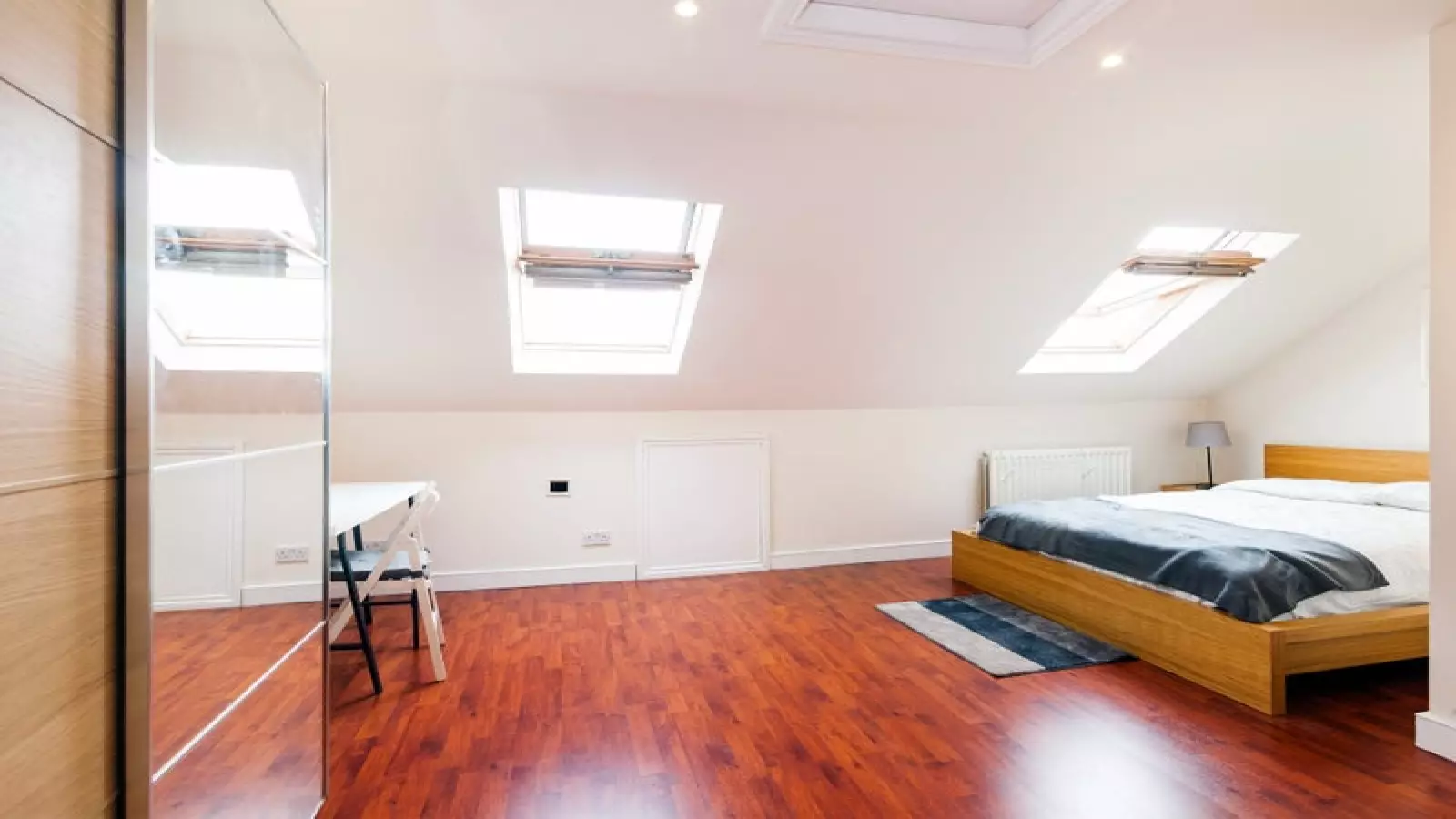 Flat Trinity Road in Greater London
