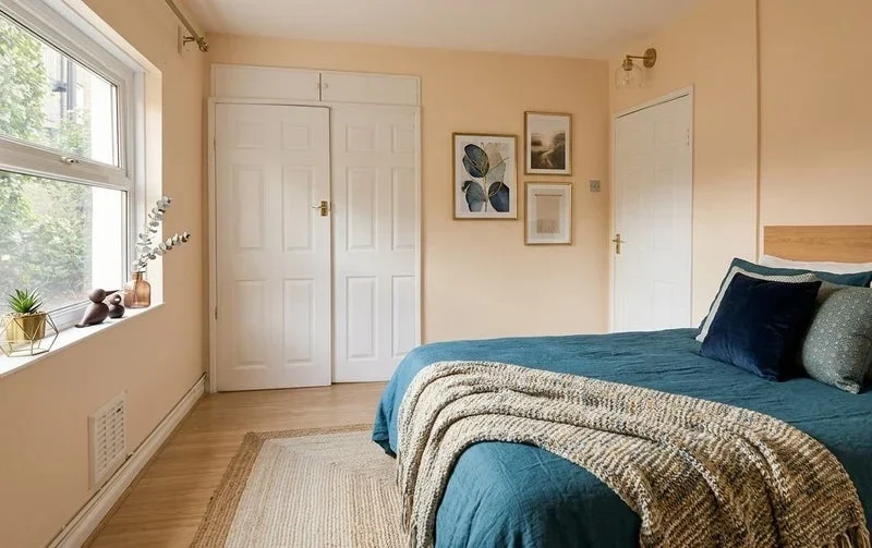 Room Calais Street in Greater London