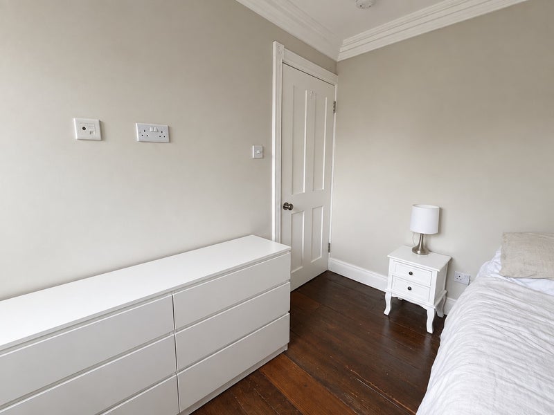 Room Mount Terrace in Greater London