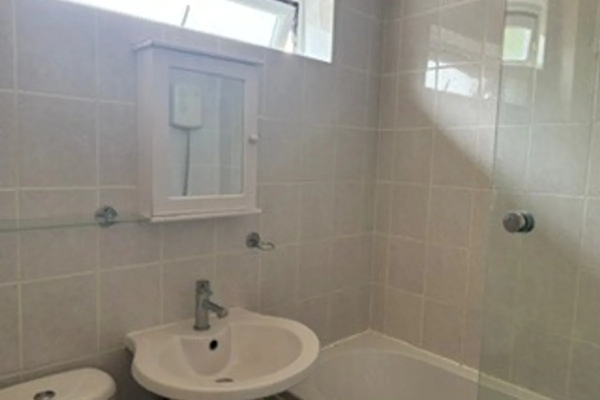 Flat Chaveywell Court in Calne
