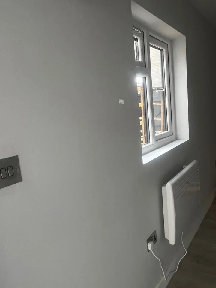 Flat Upper Rainham Road in Greater London