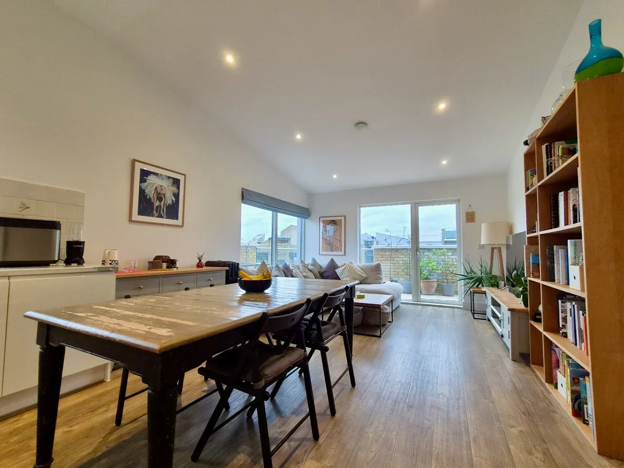 Flat Fraser Nash Close in London